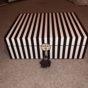 Henri Bendel jewelry box